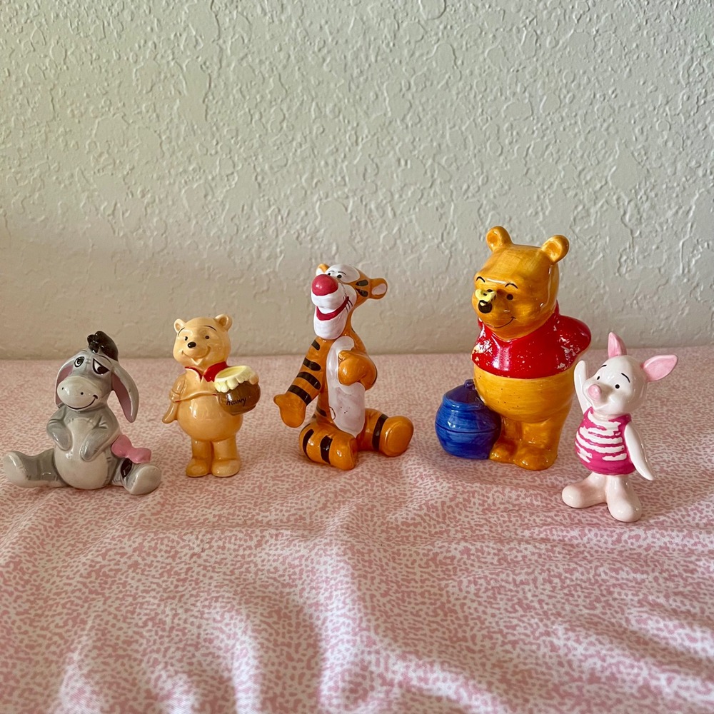 Vintage Disney Winnie the Pooh Ceramic Figurine Set Eeyore Tigger Piglet 5pc